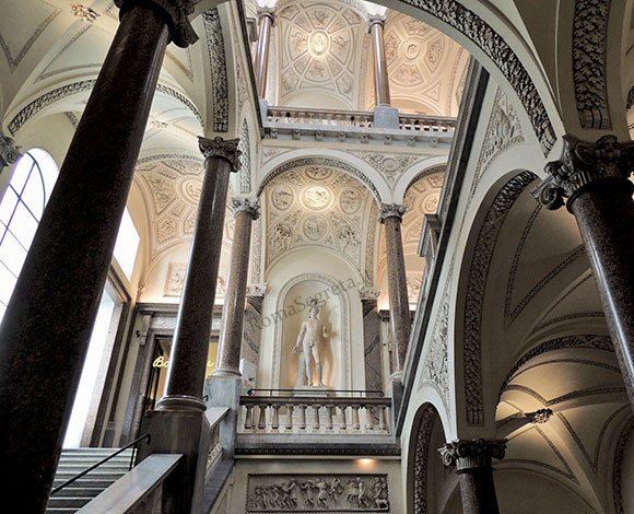 scalone d'onore di palazzo braschi