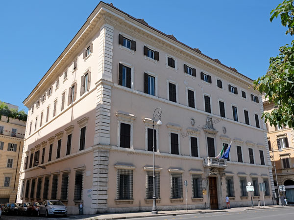 Vedi su Google Maps palazzo cerri