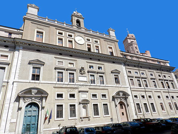 piazza del collegio romano