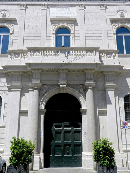 portale del palazzo della cancelleria