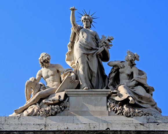 gruppo scultoreo del palazzo delle esposizioni