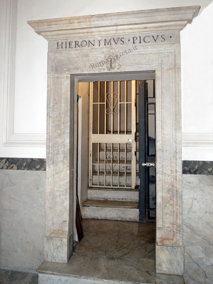 portale di palazzo pichi manfroni