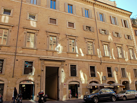 palazzo ruggeri su corso vittorio emanuele II