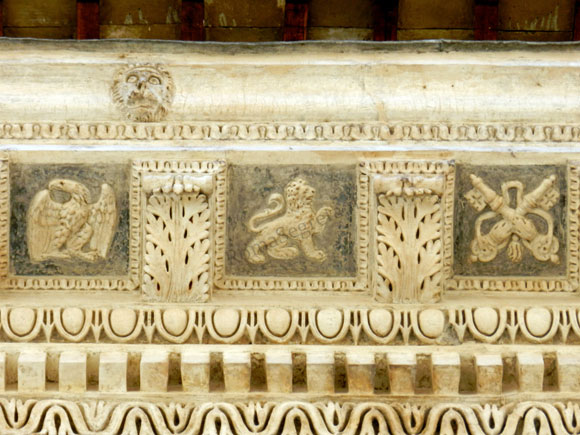 emblemi dei sampieri a piazza fiammetta