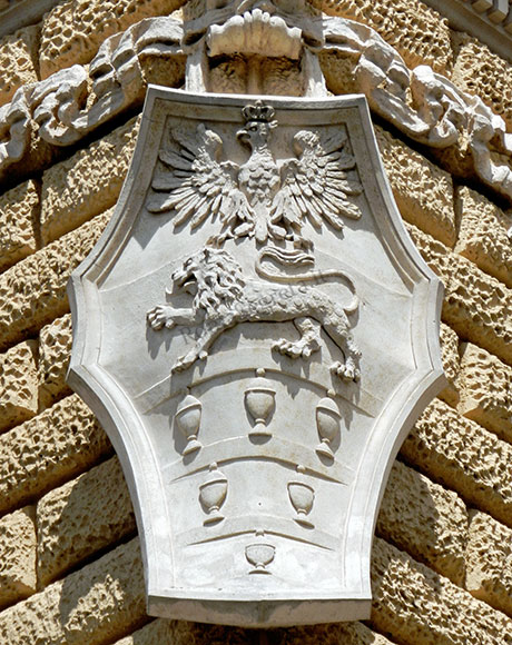 stemma odescalchi a via vittoria colonna