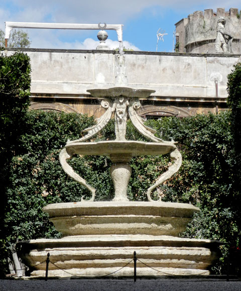 fontana di palazzo taverna