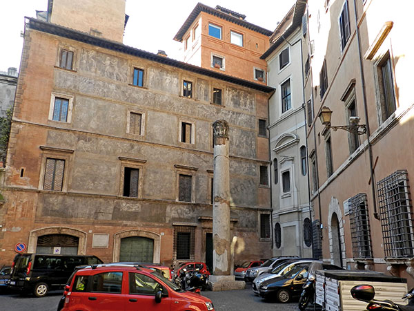 Vedi su Google Maps piazza de' massimi