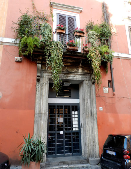 edificio settecentesco a piazza del paradiso