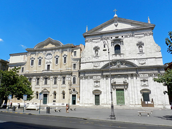 Vedi su Google Maps piazza della chiesa nuova