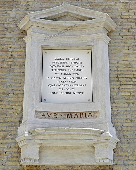 madonnella su piazza delle cinque lune
