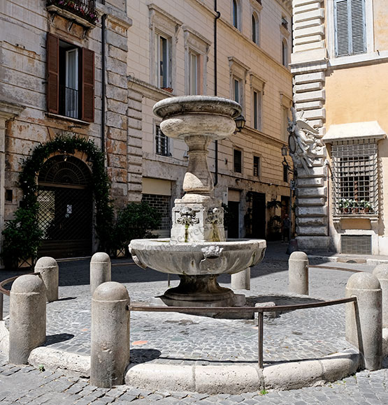 fontana a piazza di s.simeone