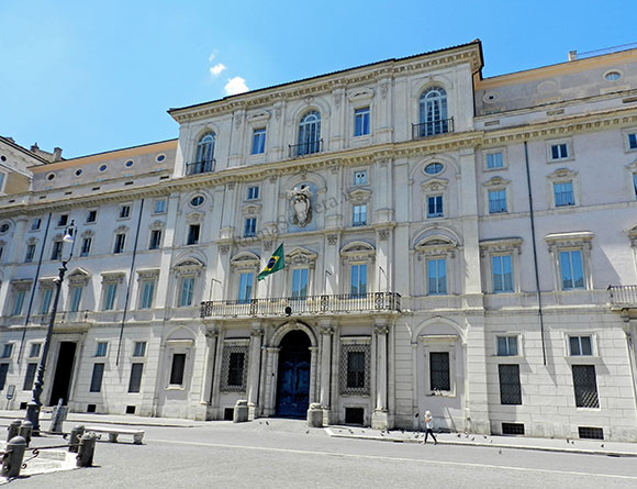 palazzo pamphilj a piazza navona