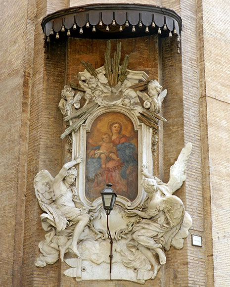 madonnella a piazza dell'orologio