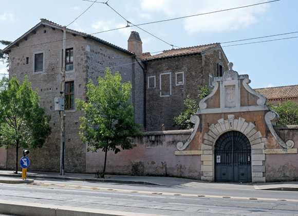 ingresso al convento su via labicana