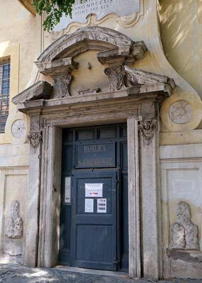 ingresso di s.clemente su via di s.giovanni in laterano