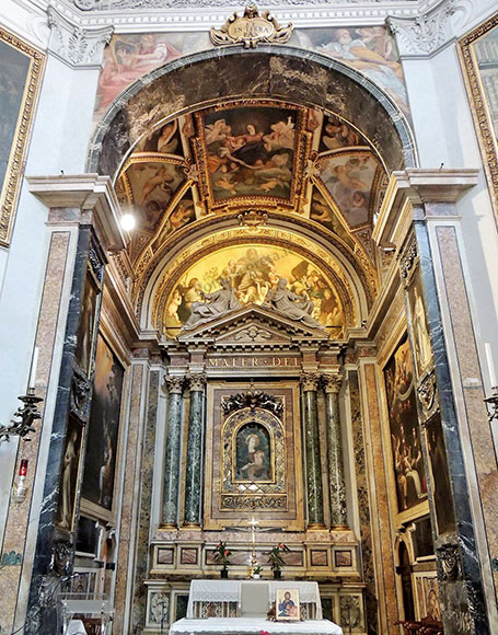 madonna sull'altare a s.maria della pace