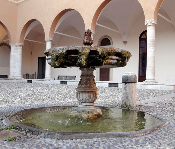 fontana a s.pietro in vincoli