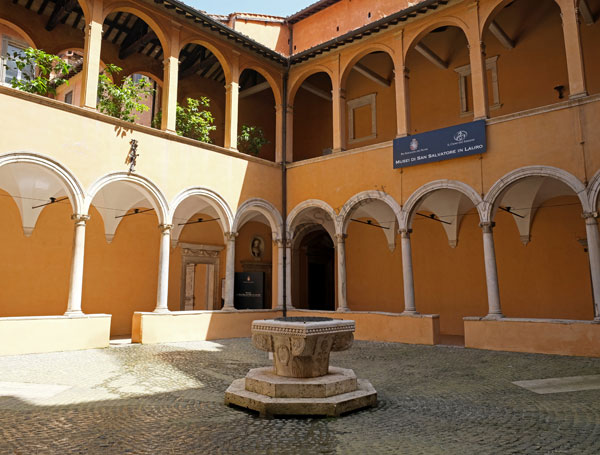 chiostro di s.salvatore in lauro