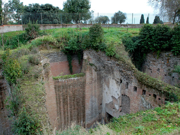 Vedi su Google Maps terme di tito