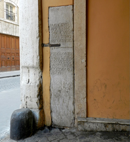 lapide a via arco dei banchi