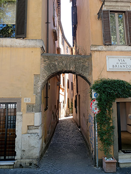 arco di via del leuto