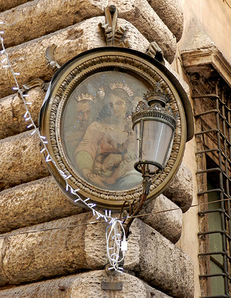 madonnella a via di torre argentina