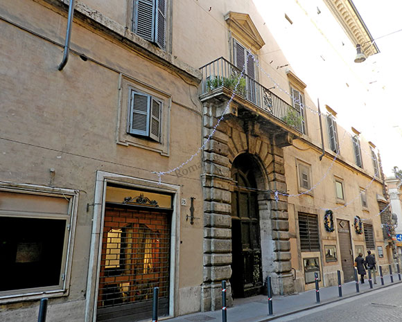 palazzo sinibaldi a via di torre argentina
