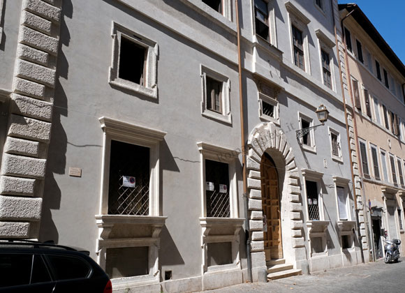 palazzo medici clarelli a via giulia