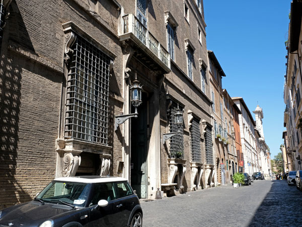 Vedi su Google Maps via giulia