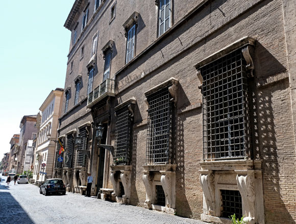 palazzo sacchetti a via giulia