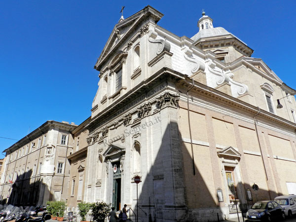 via della madonna dei monti