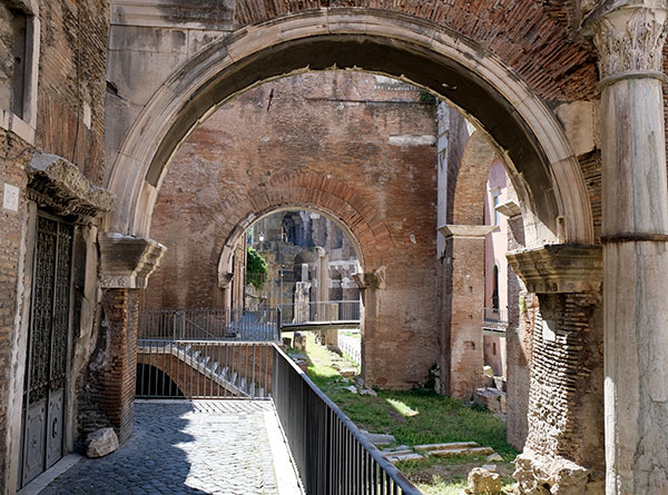 portico di ottavia oggi