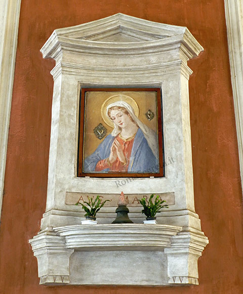 madonnella nel palazzo germanico ungarico