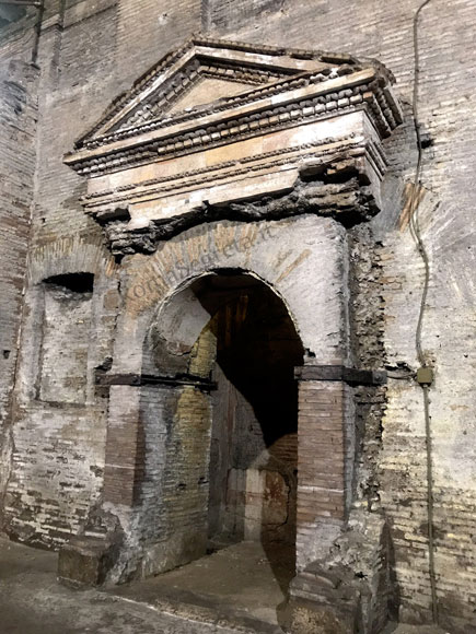 ingresso del larario dell'excubitorium