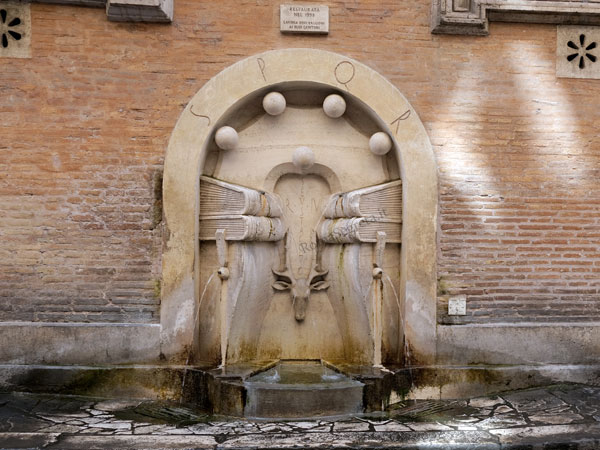fontana dei libri