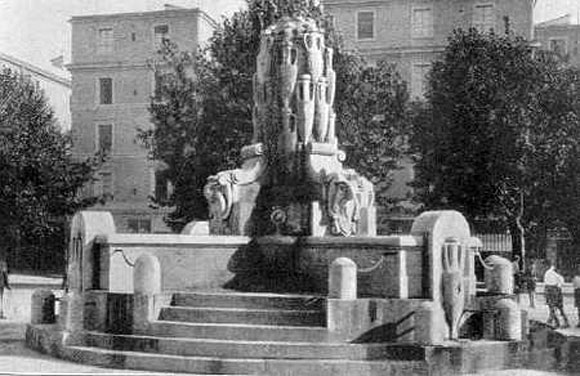 fontana delle anfore ad inizio novecento