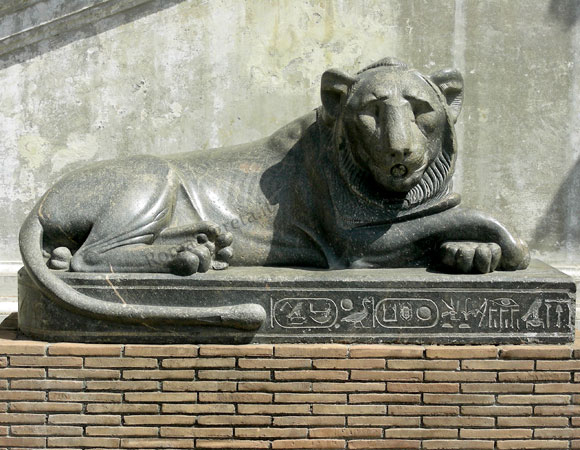 leone originale ai musei vaticani