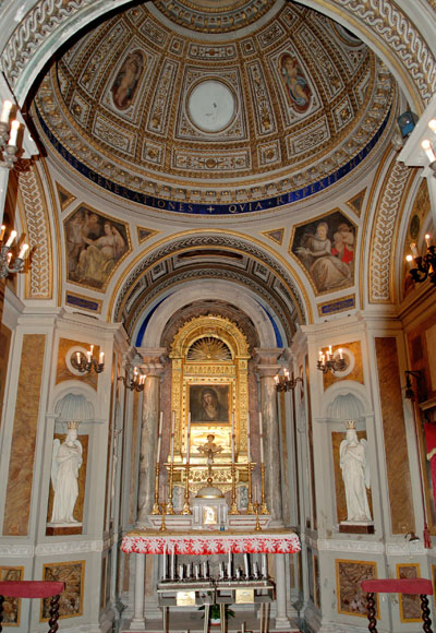 interno della cappella della madonna dell'archetto