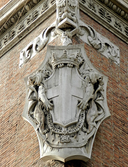 stemma dei savoia a via arenula