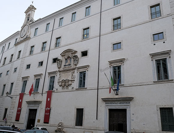 facciata del monte di pietà