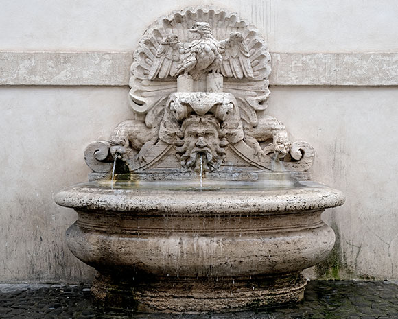 fontana presso il monte di pietà
