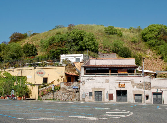 versante occidentale del monte testaccio