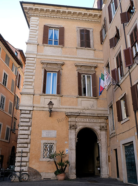 palazzo costaguti su piazza mattei