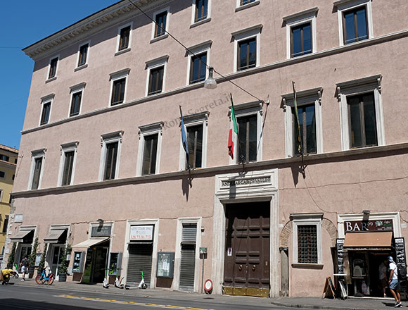 palazzo della valle su corso vittorio emanuele II