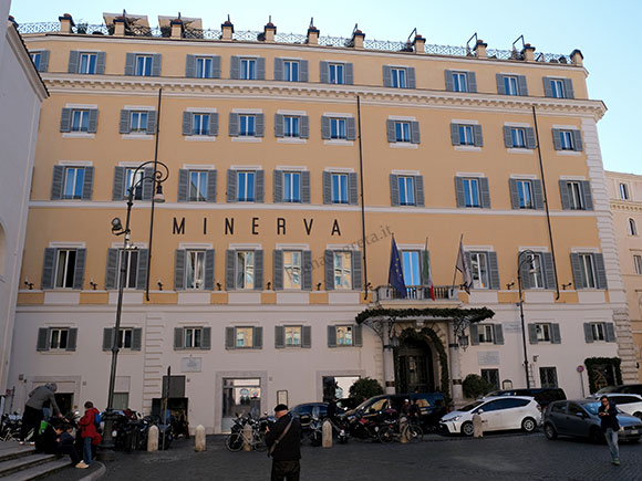 palazzo fonseca a piazza della minerva