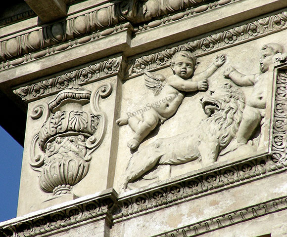 fregio con putti tra leoni di palazzo madama