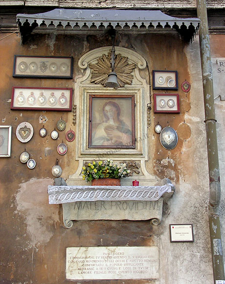 antica madonnella su palazzo mattei di paganica