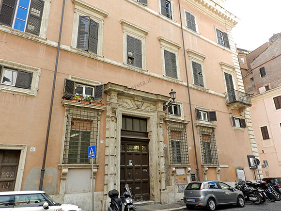 palazzo melchiorri aldobrandini a via di s.eustachio