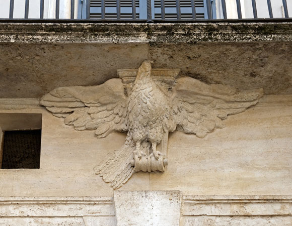 aquila a palazzo pizzirani