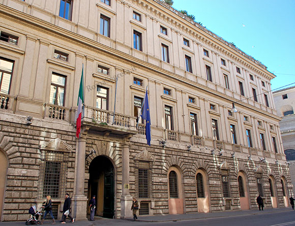 palazzo caffarelli vidoni su corso vittorio emanuele II